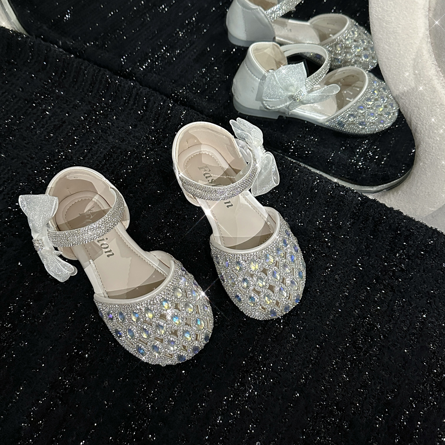 女童水钻镂空网纱蝴蝶结公主鞋