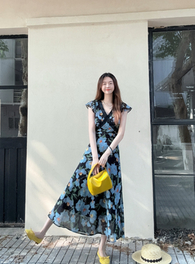 DARA ROSE法式度假风碎花V领荷叶袖蕾丝拼接修身百搭长款连衣裙女