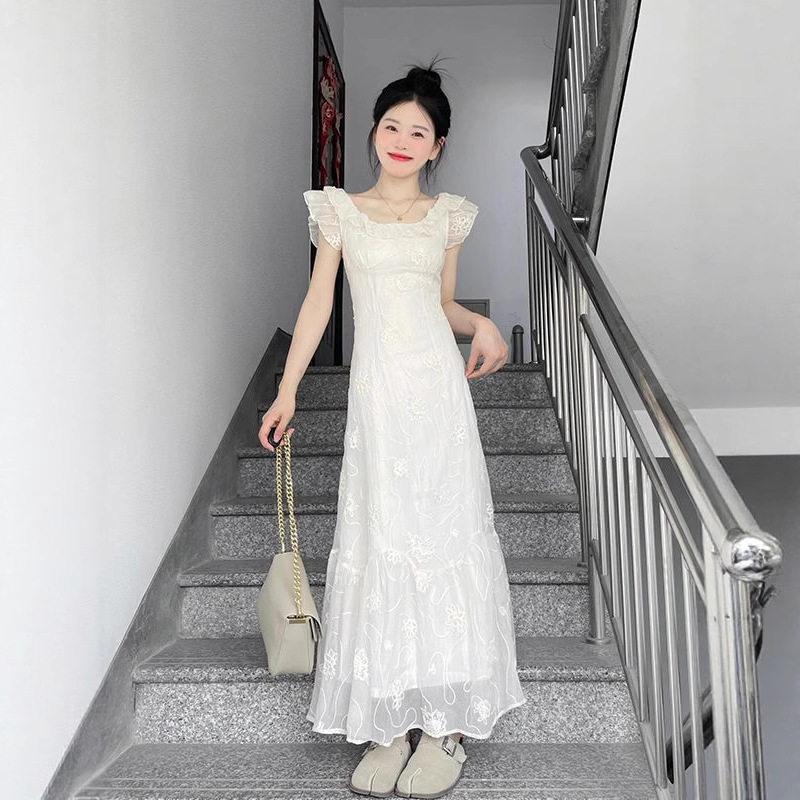夏日绝美小飞袖杏色连衣裙女夏季穿搭显瘦荷叶收腰高级感气质裙子