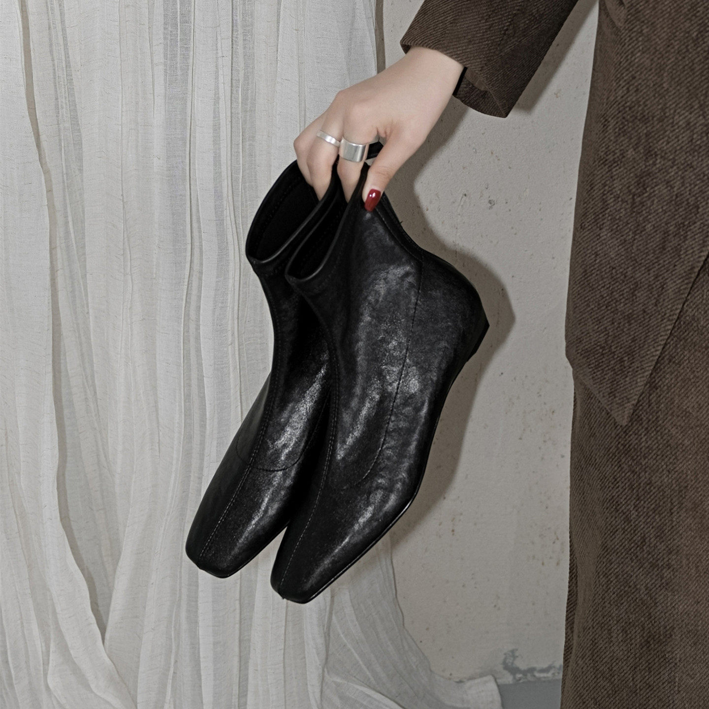 新款内增高后拉链马丁靴显瘦短靴