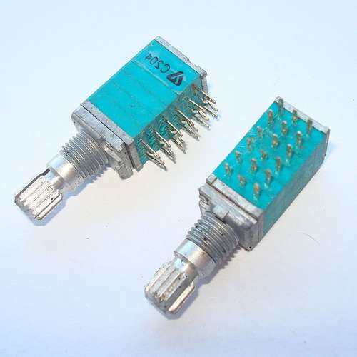 台湾RK09型精密电位器6联C200K六联音量电位器 花轴长15MM含螺