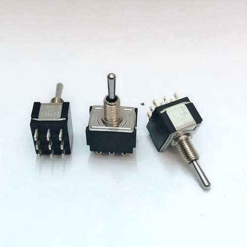 日本 钮子开关 3档9脚