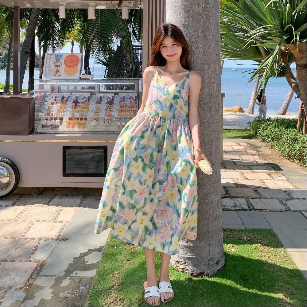 现货新款主推2025油画度假风吊带连衣裙8688p115K168,女装连衣裙,杭阁服饰