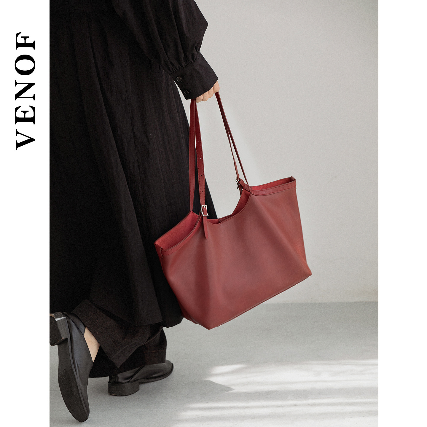 维洛芬红色大容量托特包