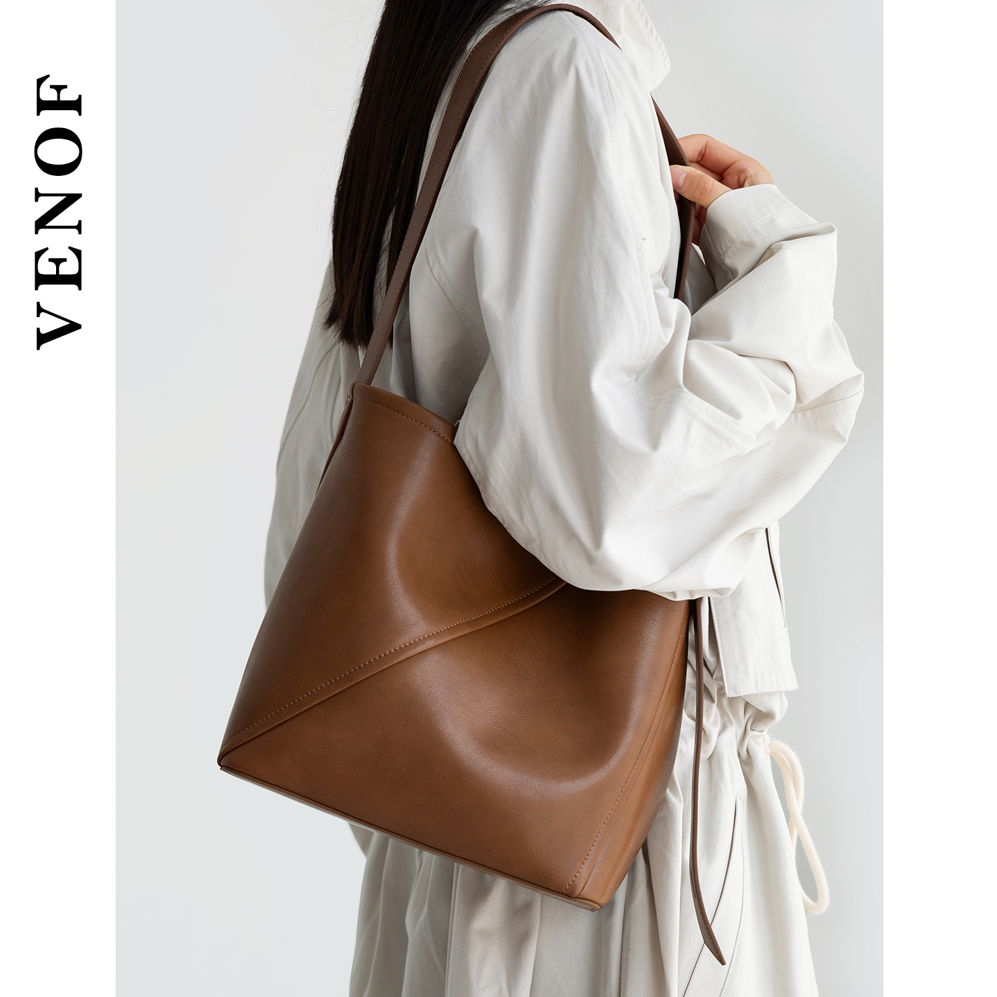 维洛芬大容量真皮水桶包