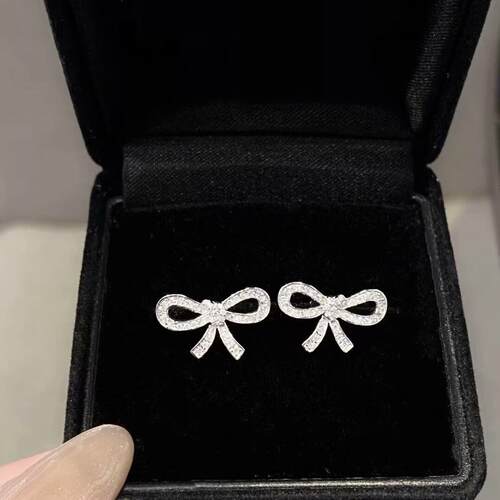 18K金女镶 0.22克拉天然南非高品质钻石蝴蝶结耳钉真金真钻送证书
