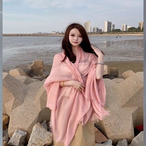 纯色丝巾夏季薄款防晒棉麻围巾护颈椎披肩百搭浅粉色旅游沙滩纱巾