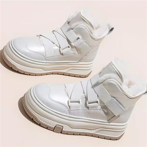 隐形内增高8厘米莱咖坡跟雪地靴