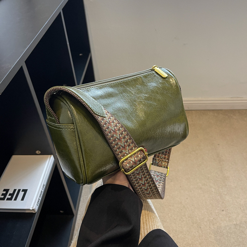 包包女斜挎包简约百搭大气2025新款复古时尚便款休闲高级感单肩包