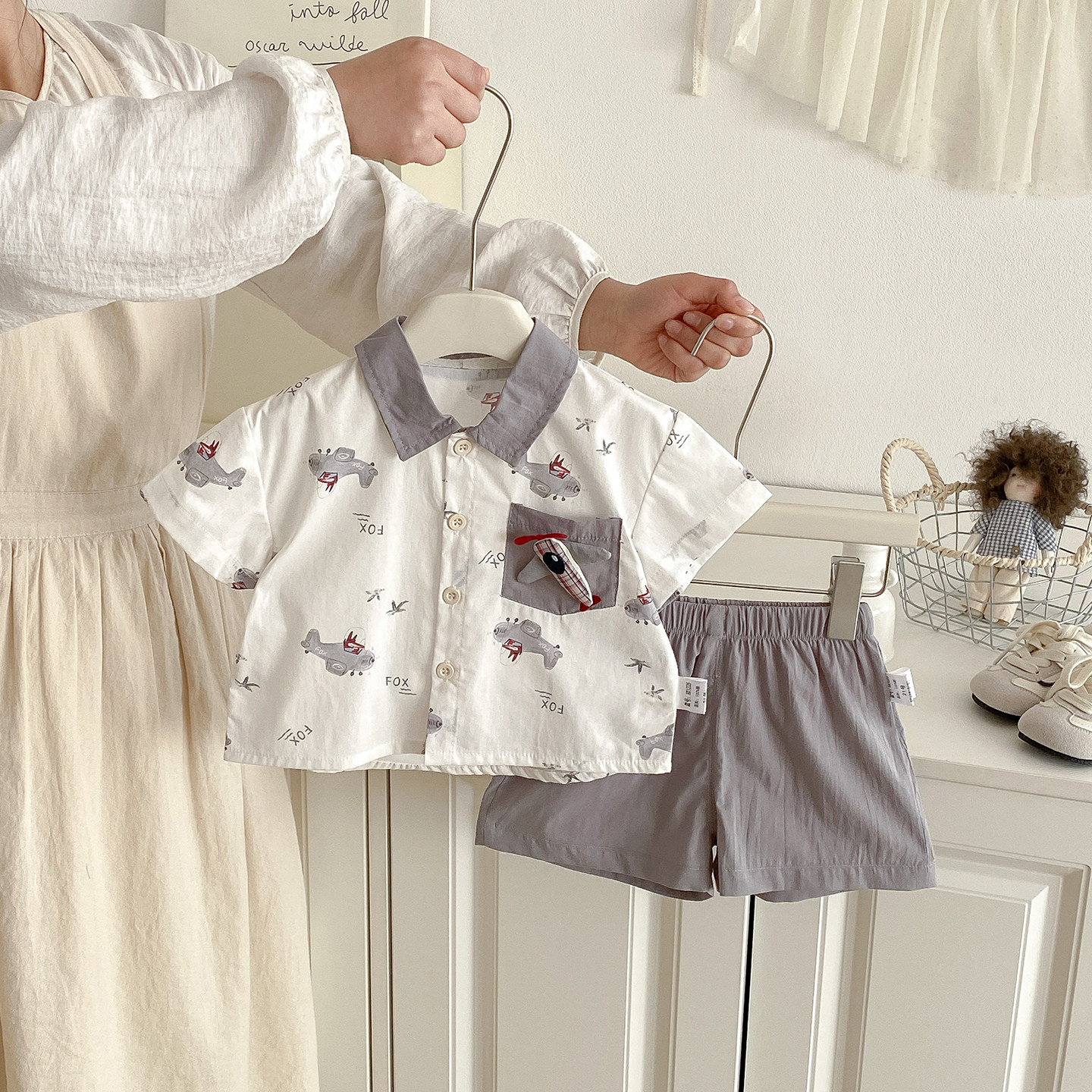 男宝宝衣服衬衫短裤两件套夏装可爱卡通小飞机短袖分体套装婴幼童