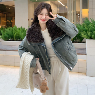 羊羔毛大翻领牛仔羽绒服女2025冬季新款高级感加厚保暖面包服外套