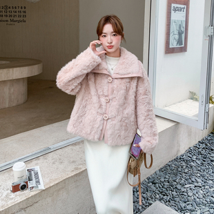 粉色皮毛一体羊羔毛外套女2025冬季新款小香风减龄加厚保暖棉服潮
