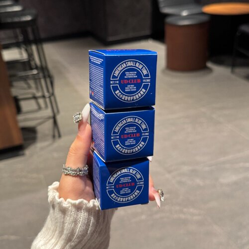 美国小蓝管罐装润唇膏多用