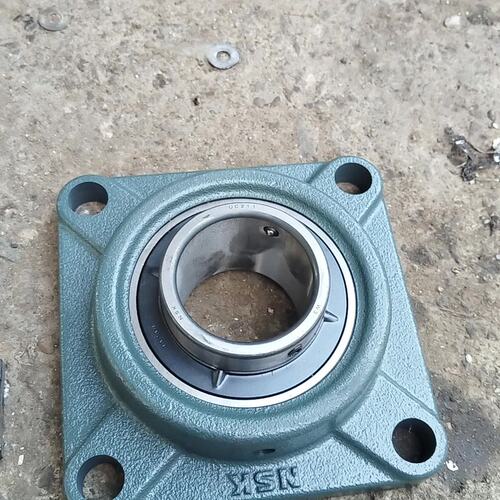 议价NSK轴承 座UC211件成色还可可维修