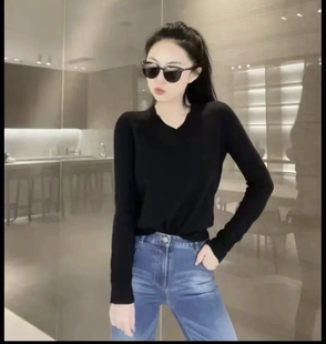 5399340阿家简约长袖V领肩部压线设计纯色羊绒针织衫女显瘦
