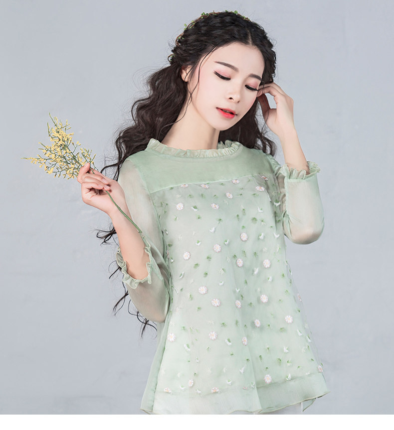 2022七分袖春装新款女装气质百搭木耳花边绣花雪纺衫上衣 并蕊怎么看?
