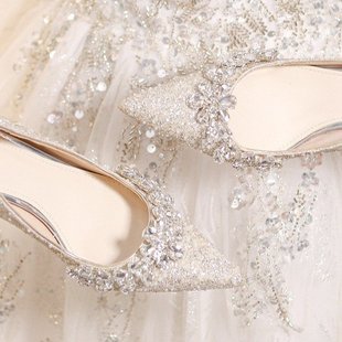 绝美水钻婚鞋细跟尖头主婚纱水晶新娘订婚高跟鞋晚宴亮闪闪礼服鞋