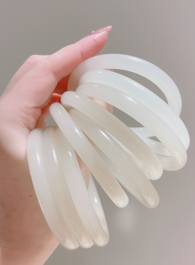 新疆青白玉手镯羊脂白圆条和田玉镯羊脂白玉收藏送礼优选中国风