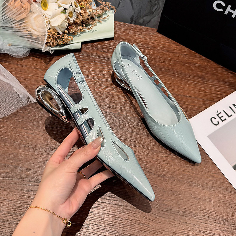 夏季2025民族风凉鞋波西米亚复古串珠大码沙滩平底鞋水钻外穿