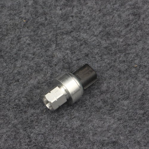 适用于福特翼虎锐界蒙迪欧福克斯福睿斯空调压力开关压力阀传感器