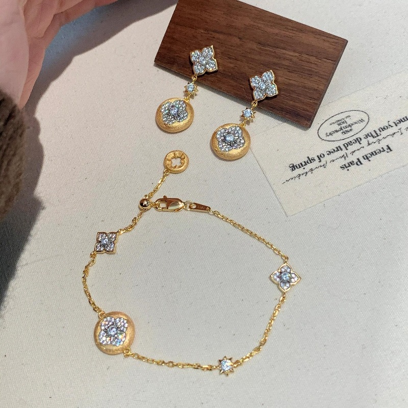 轻奢复古专柜意大利拉丝工艺分金满钻四叶花耳钉手链叠戴精致套装