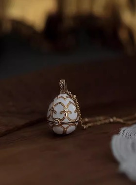 天使彩蛋白色珐琅节日限量吊坠可打开项链毛衣链原创小众设计