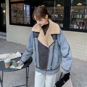 设计感PU皮拼接牛仔派克服女冬季加绒加厚皮毛一体机车羊羔毛外套图片