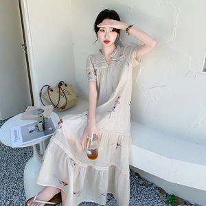 法式温柔风刺绣连衣裙女2025夏季新款高级感海边度假风V领长裙子图片