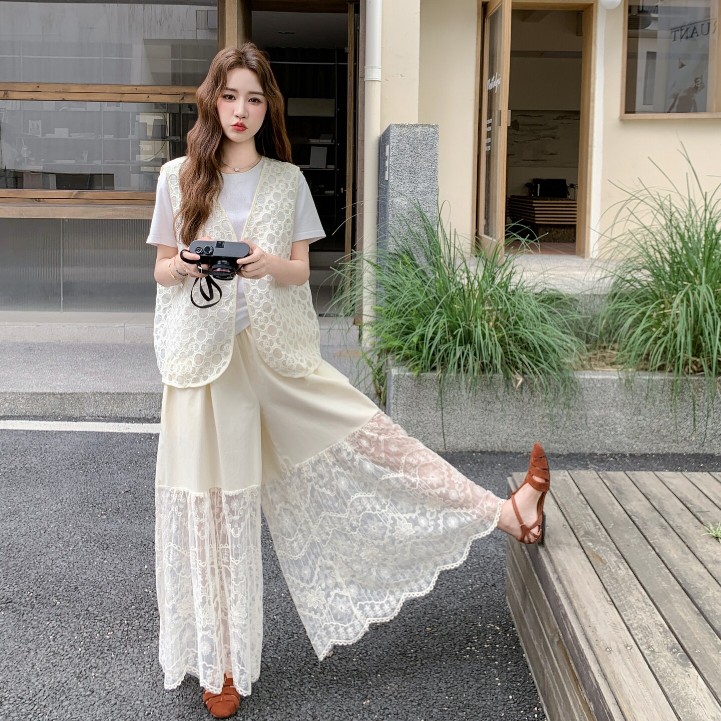 超火独特蕾丝拼接T恤马甲配阔腿裤套装女夏2025新款超好看三件套,女装套装/套裙,2C196