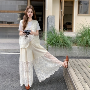 超火独特蕾丝拼接T恤马甲配阔腿裤套装女夏2025新款超好看三件套图片