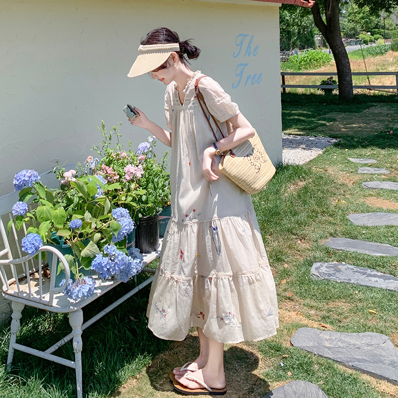 法式温柔风刺绣连衣裙女2025夏季新款高级感海边度假风V领长裙子,女装连衣裙,2C196