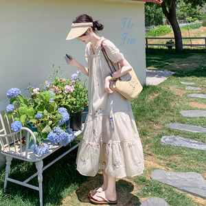 法式温柔风刺绣连衣裙女2025夏季新款高级感海边度假风V领长裙子图片