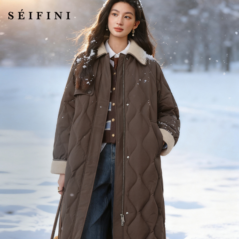 孟子义代言诗凡黎翻领巴恩风保暖外套25冬新款拼接羊羔毛领羽绒服