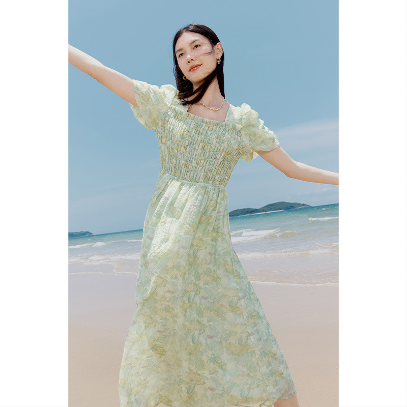 伊芙丽法式方领碎花设计感抽褶短袖连衣裙2024夏装收腰显瘦长裙女