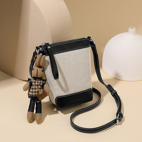 2025新款时尚百搭软皮小方包女单肩斜挎包高级感小众设计包包