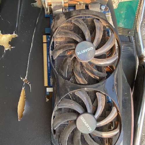 GV-N660O-2GDREV-1-0显卡 ．一张．实物实拍--议价商品