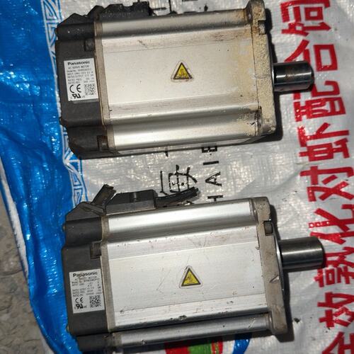 松下伺服电机 MHMD082P1C，拆机件，线剪断了--议价商品