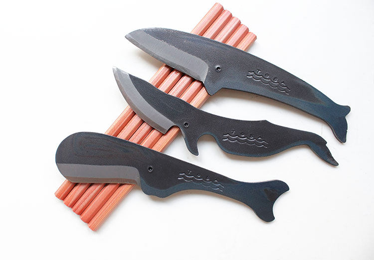 现货 | 日本土佐铸钢鲸鱼刀 铅笔刀 裁纸刀 信封刀 牛皮刀套 多款在类目 电子词典/电纸书/文化用品, 裁剪用品, 美工刀中 - 来自Buy2taobao.com提供专业的淘宝代购服务