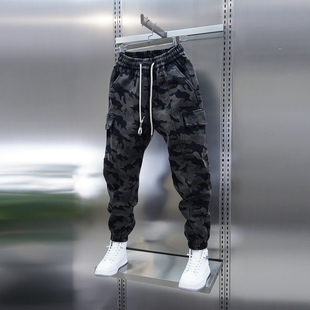 潮流男士冬季加绒加厚迷彩休闲裤水洗拼接束脚牛仔裤韩版小脚裤