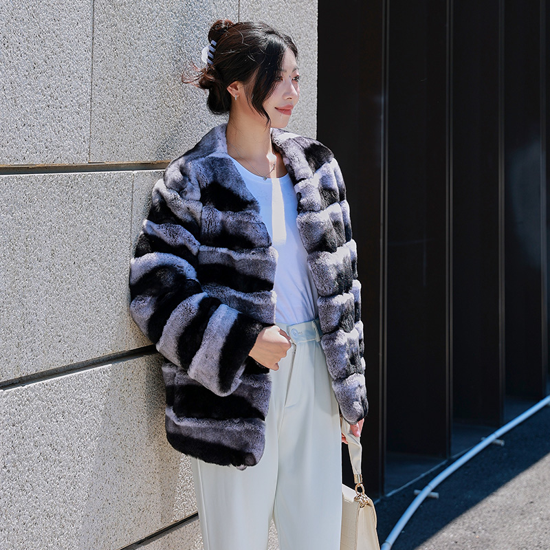 v领2024年新款龙猫皮毛一体女装