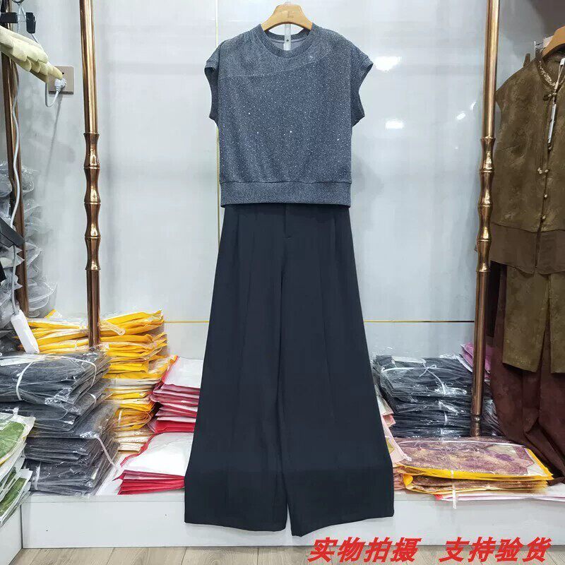 格林86083正品夏季新款时尚烫钻弹力T恤衫+直筒裤两件套套裤女装
