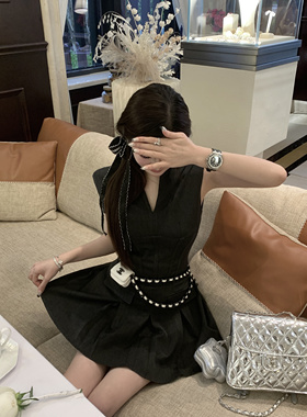 KKK STUDIO 0320 00:00  极简高级感气质深V领束腰无袖西装连衣裙