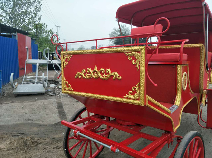 经典复古欧式马车双排座观光南瓜马车可来图定制复古景区旅游摄影