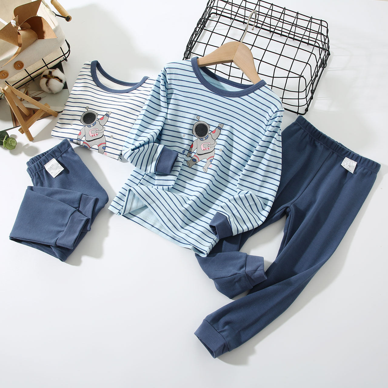 BOYS AUTUMN CLOTHES AUTUMN PANTS SUITS COTTON SWEATERS CHILDRENS UNDERWEAR PAJAMAS COTTON SPRING AND AUTUMN THIN WINTER BOYS HOME CLOTHES