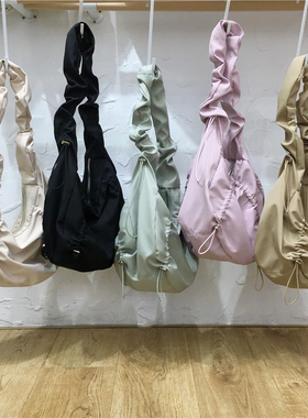 小脏柜 自制韩国inside小可爱百搭抽绳褶皱尼龙布饺子包单肩包包