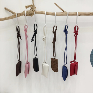 小脏柜 韩国小众可爱迷你简约翻盖零钱卡包挂脖包时尚口红小包包