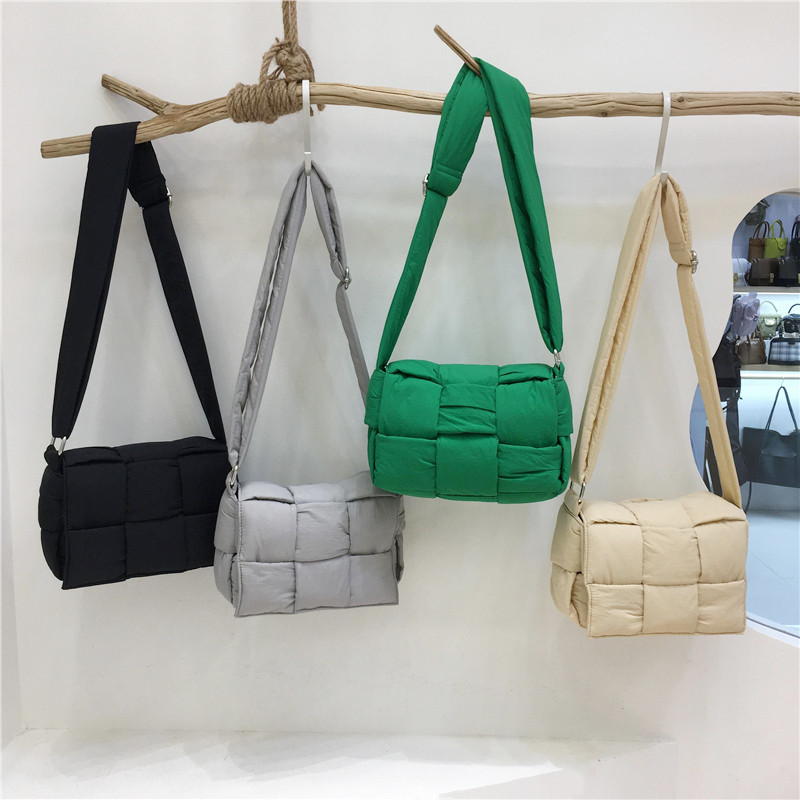 小脏柜 2023秋冬新款博主同款太空棉编织枕头包单肩斜挎小方包,箱包皮具/热销女包/男包,通用款女包,淘宝优惠券,粉丝福利购,淘宝优惠卷