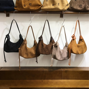 小脏柜 法式小众设计麂皮绒腋下月牙包百搭复古单肩包通勤斜挎包