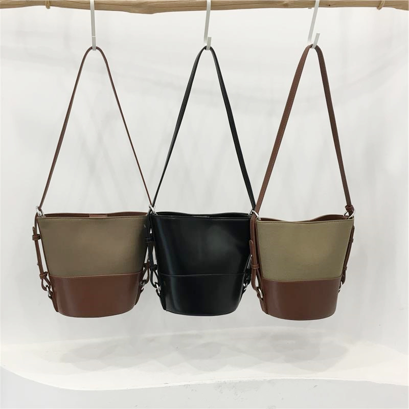 小脏柜 高级感休闲简约小众ins拼接撞色水桶包百搭单肩斜挎小包包