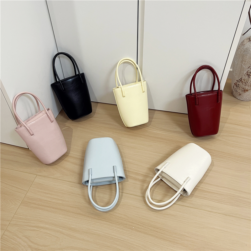 小脏柜 2025夏季小清新可爱手拎小水桶包复古亮面百搭单肩斜挎包